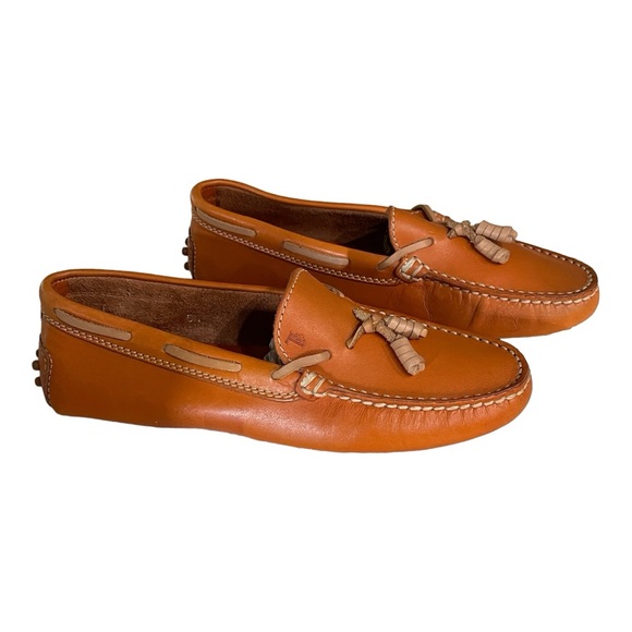 Tod’s Women’s Gommino Tassle Loafer Shoes in Orange Nubuck Leather | Size 5.5 - Picture 2 of 13